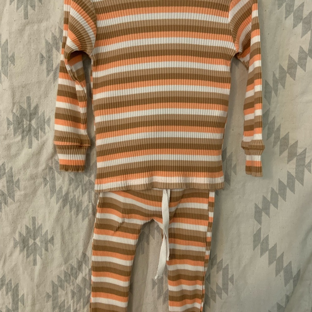 Reverie Threads brand ribbed long sleeve matching set, size 12-18 months